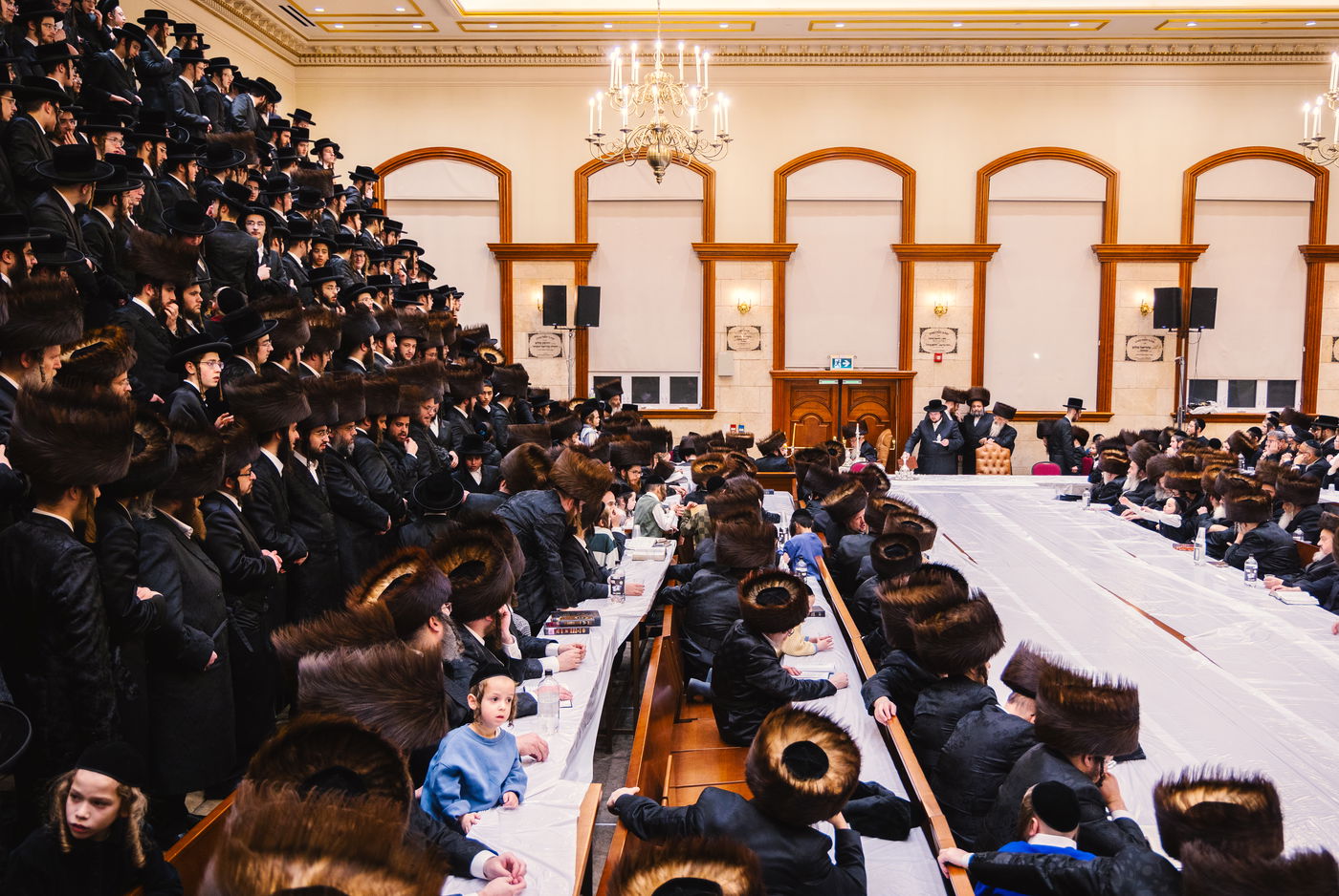 חנוכה בחצה"ק טאהש