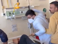 הרופא תוקף את הפציינט