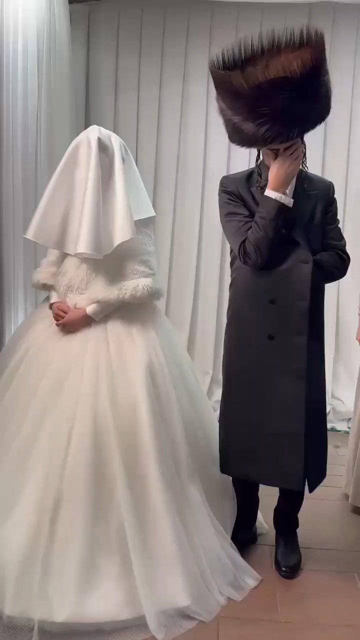 הזמר ארי היל בשירה מרגשת בחופה