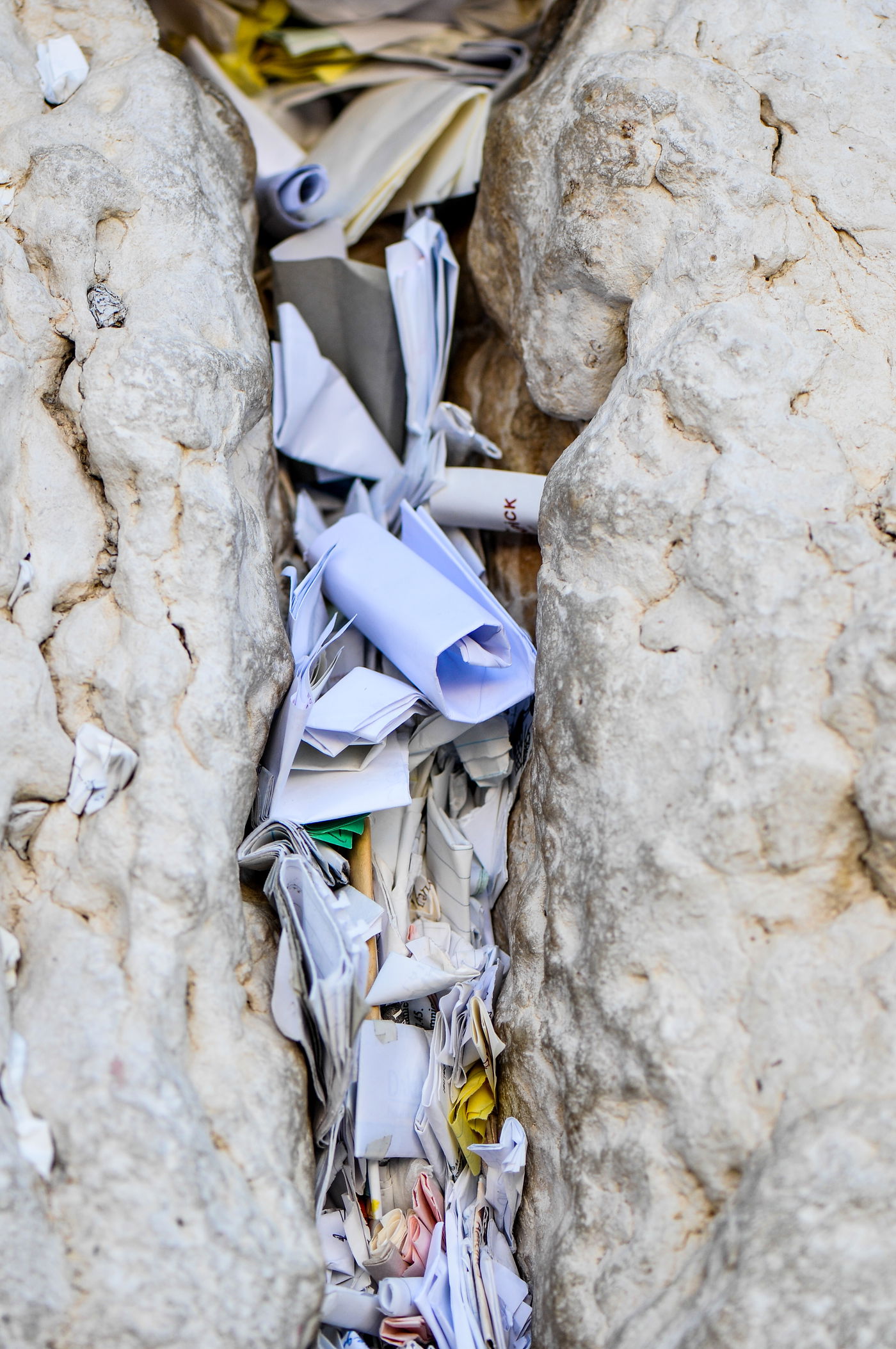 פתקים שהונחו בכותל