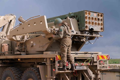 חיל התותחנים בפעולה