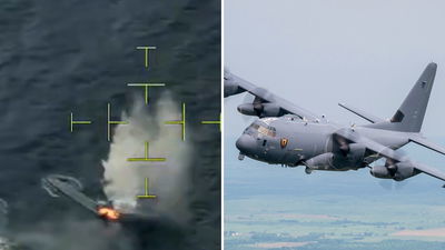 מימין מטוס AC-130J מדגם Ghostrider, משמאל הסירה שהופגזה