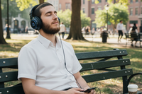 האמן החדש שלא כדאי לכם לפספס וההפתעה של הזמר החסידי // ביקורת מוזיקה