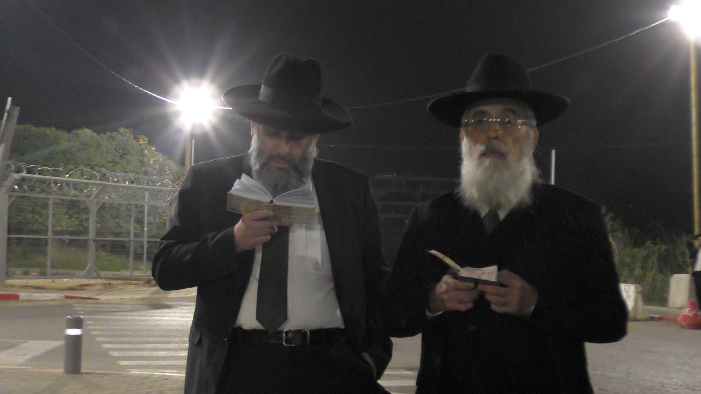 עצרת התפילה של 'כסא רחמים' מול שערי כלא 10