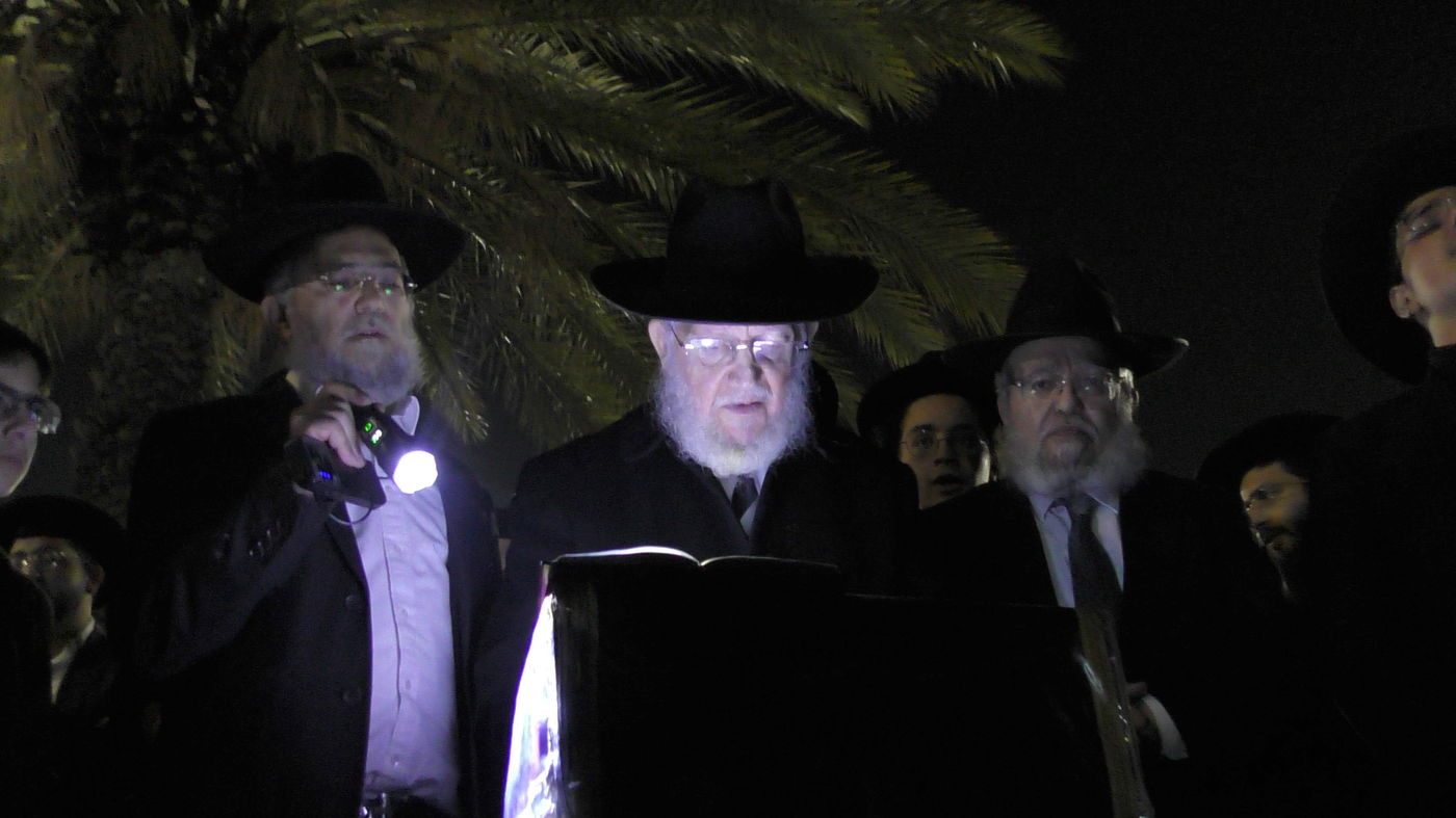 עצרת התפילה של 'כסא רחמים' מול שערי כלא 10