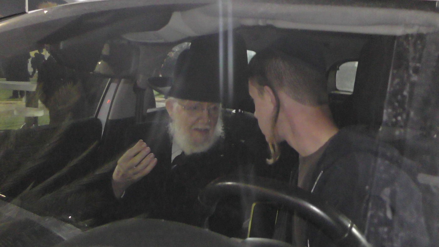 עצרת התפילה של 'כסא רחמים' מול שערי כלא 10