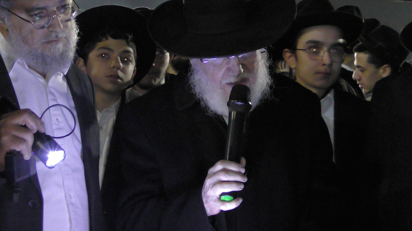 עצרת התפילה של 'כסא רחמים' מול שערי כלא 10