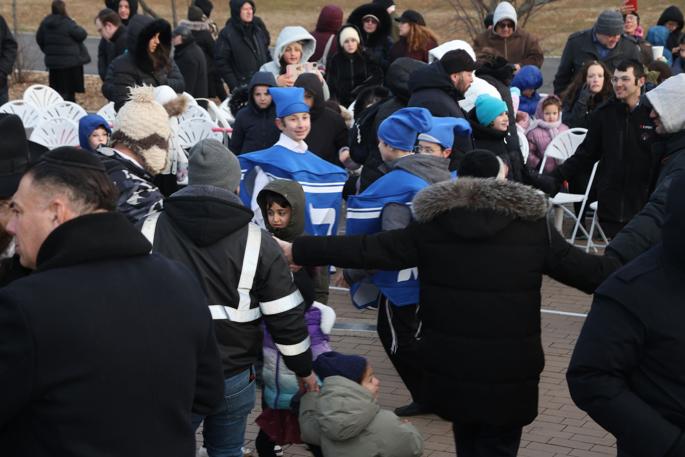 שר האוצר של ניו יורק בהדלקת נר חנוכה בברוקלין