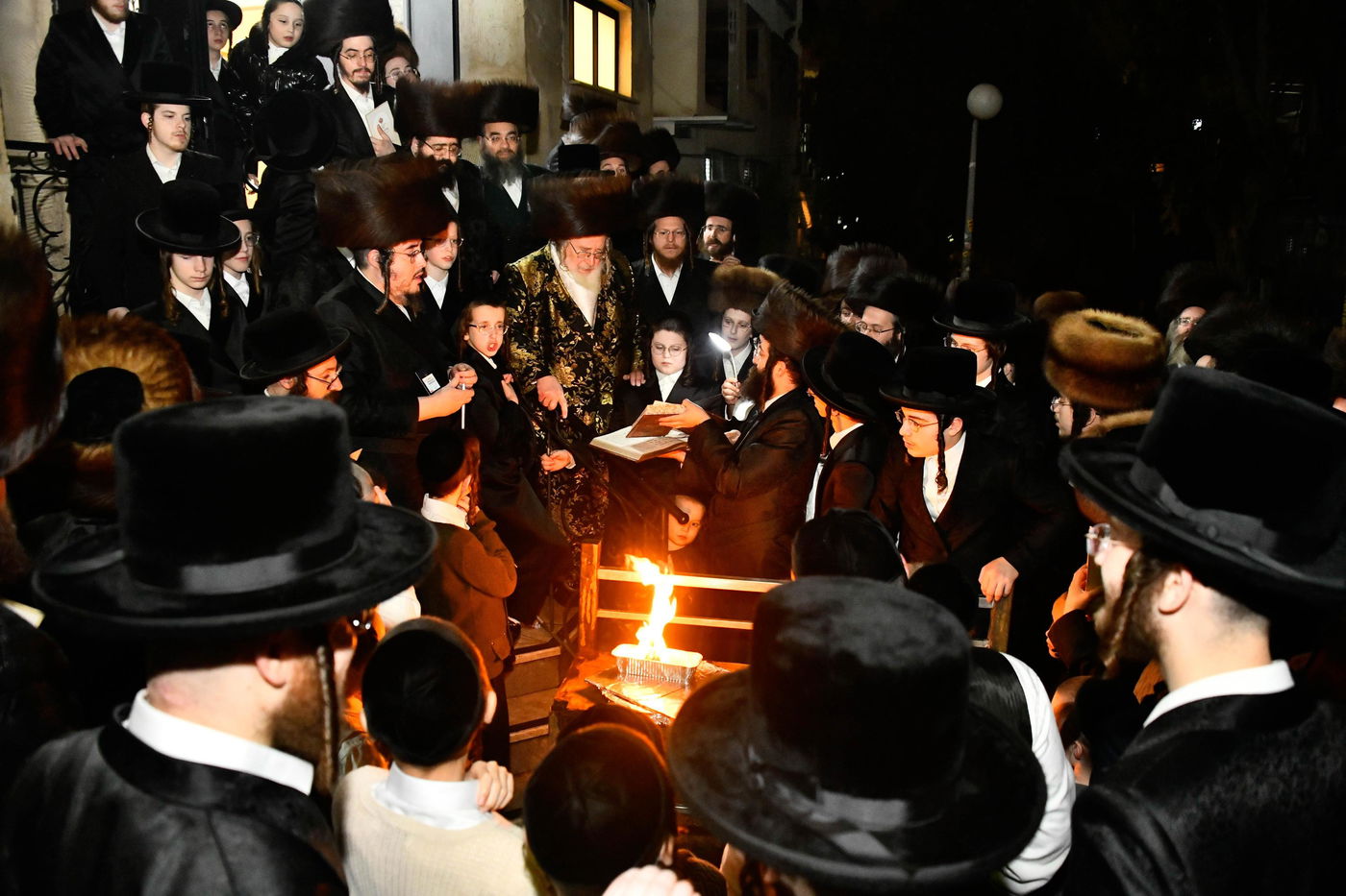 האדמו"ר מספינקא בשריפת הפתילות