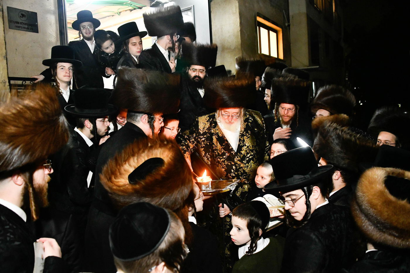 האדמו"ר מספינקא בשריפת הפתילות