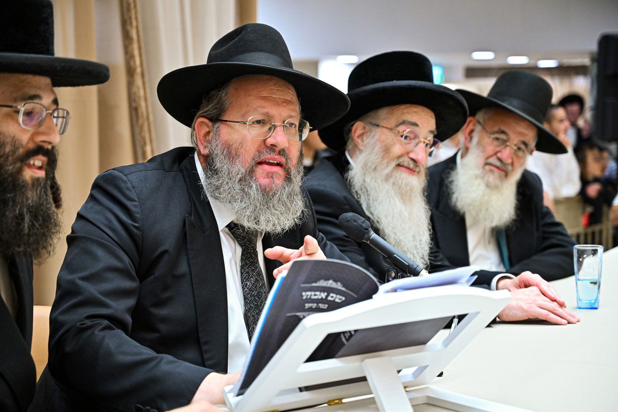 סיום כל הש"ס כולו ומבחן פומבי של 132 גאוני הש"ס אידן