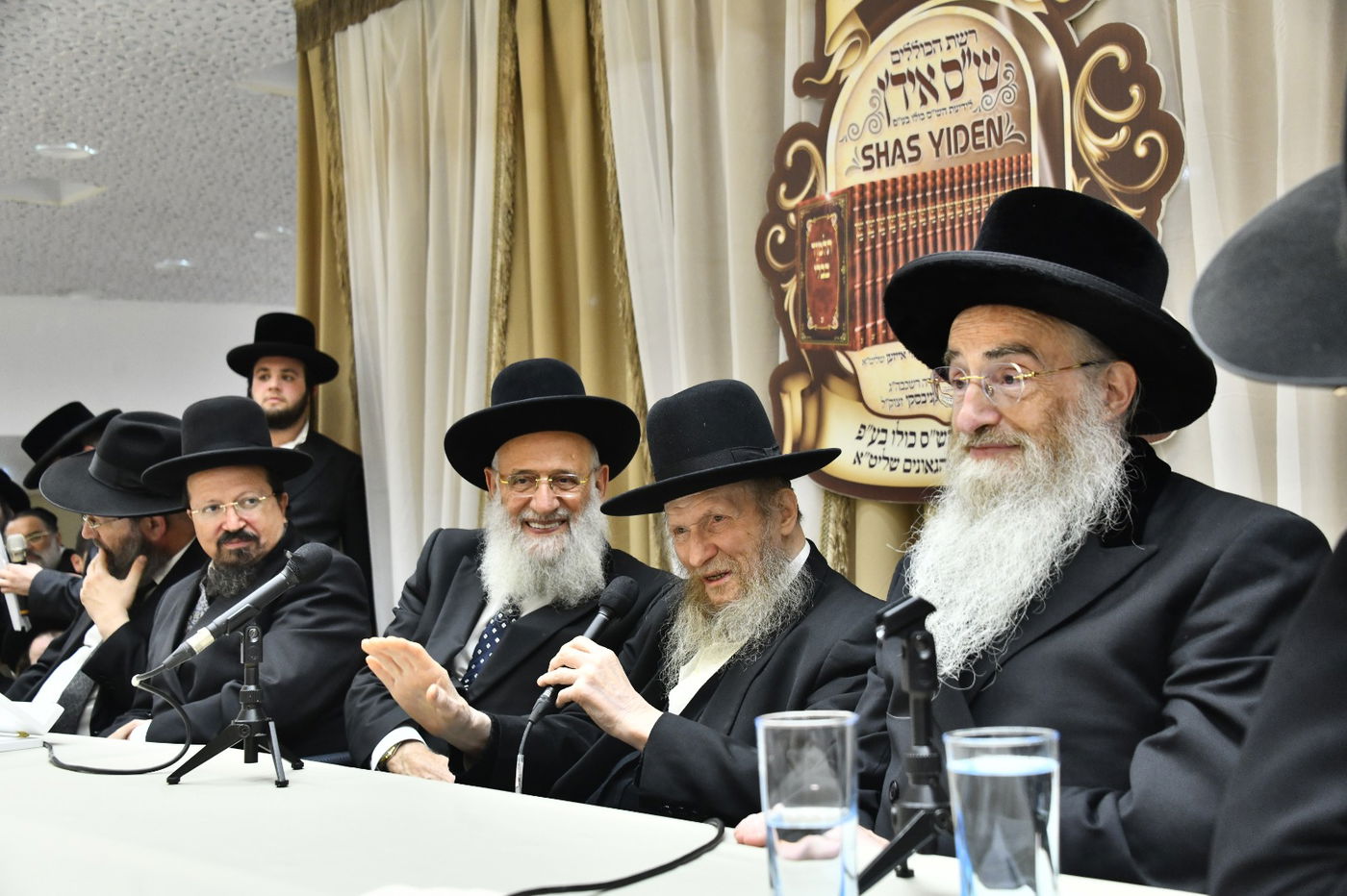 סיום כל הש"ס כולו ומבחן פומבי של 132 גאוני הש"ס אידן