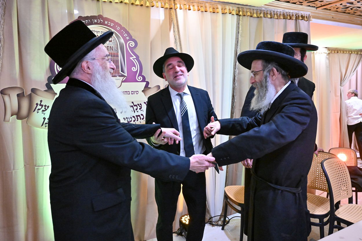 סיום כל הש"ס כולו ומבחן פומבי של 132 גאוני הש"ס אידן