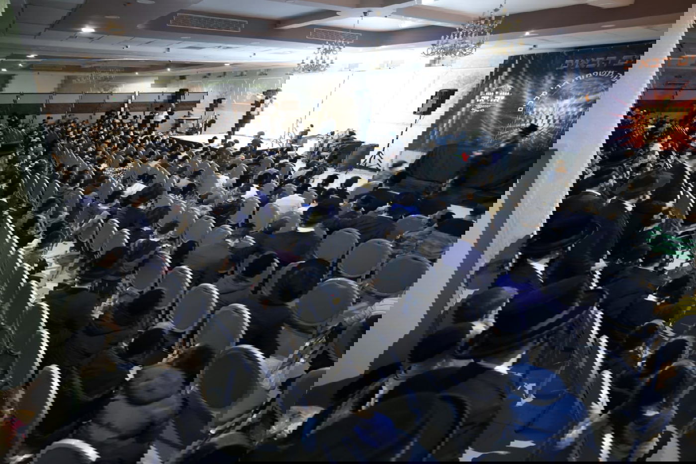 אירוע חנוכה של זה לזה