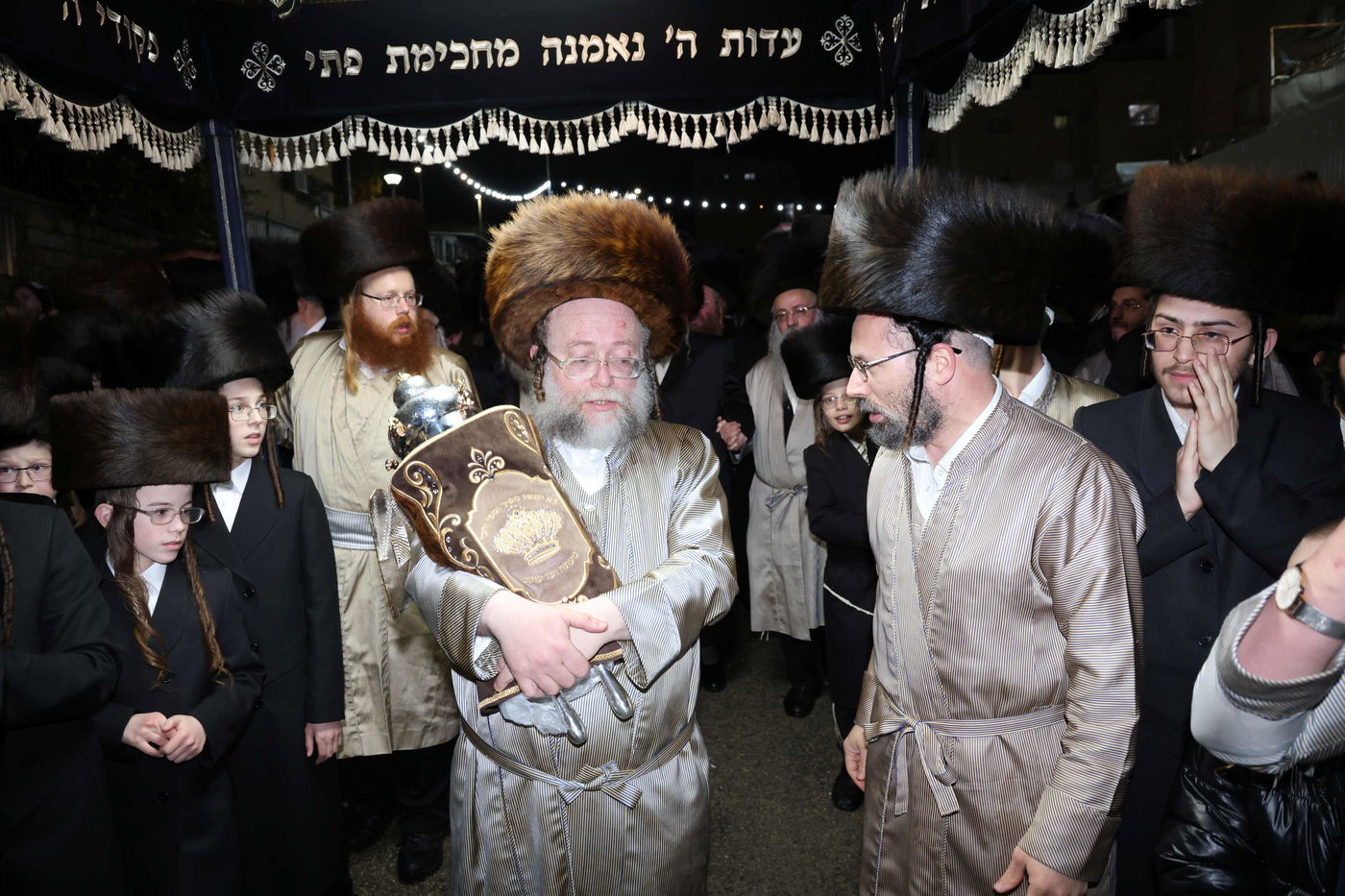 הכנסת ס"ת לביהמ"ד דקהל חסידי ירושלים בבית שמש