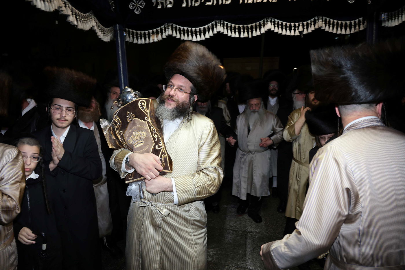 הכנסת ס"ת לביהמ"ד דקהל חסידי ירושלים בבית שמש