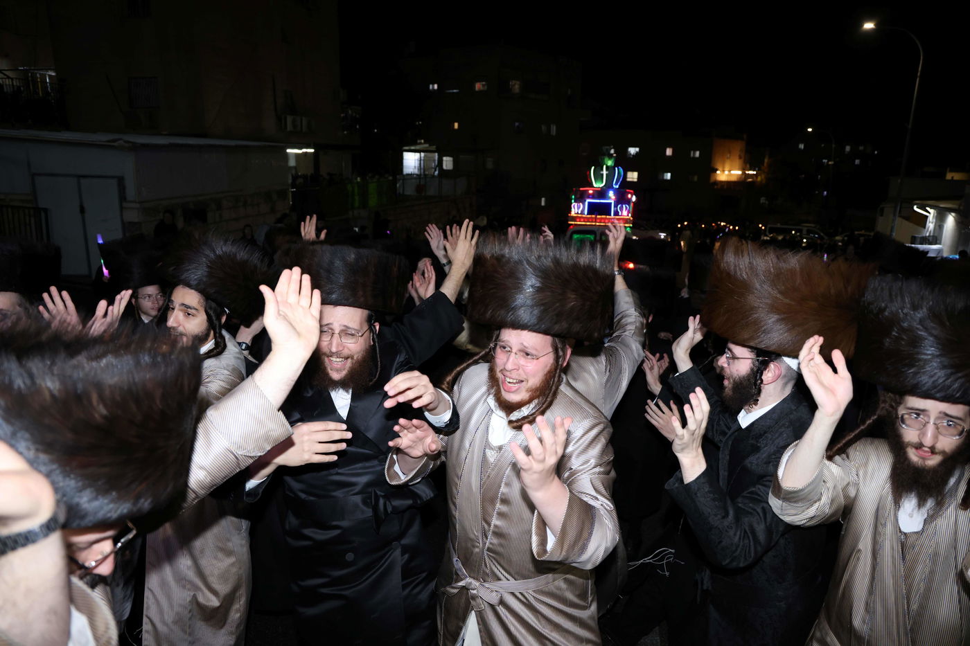 הכנסת ס"ת לביהמ"ד דקהל חסידי ירושלים בבית שמש