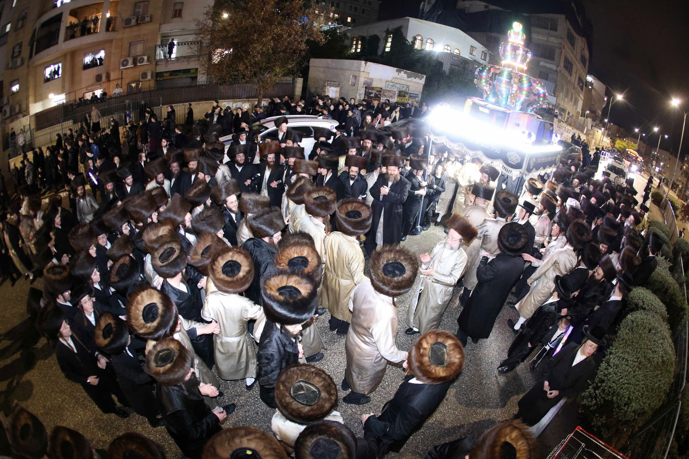 הכנסת ס"ת לביהמ"ד דקהל חסידי ירושלים בבית שמש