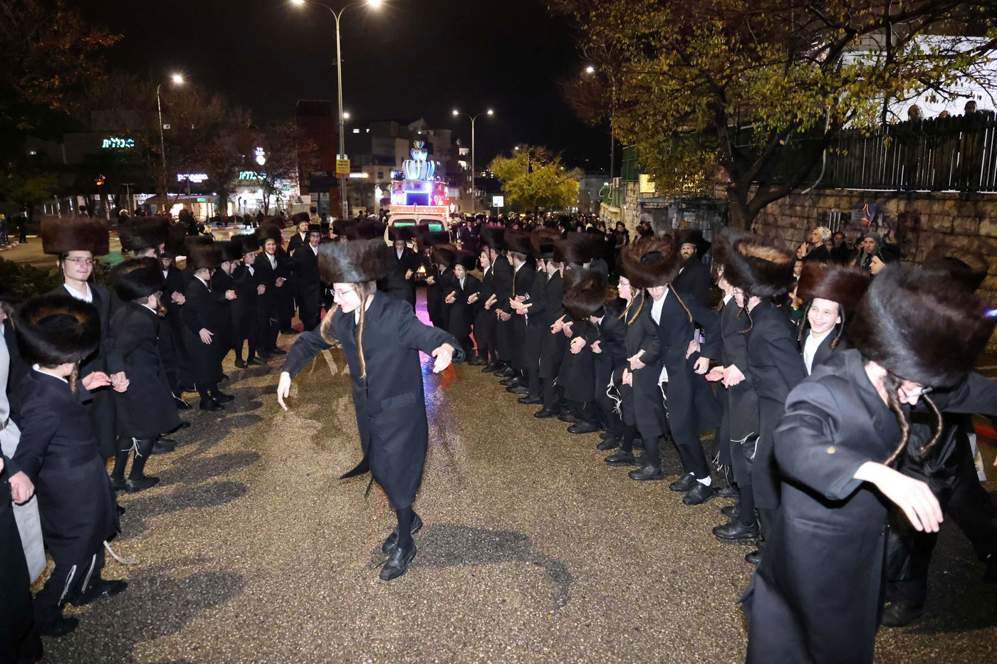 הכנסת ס"ת לביהמ"ד דקהל חסידי ירושלים בבית שמש