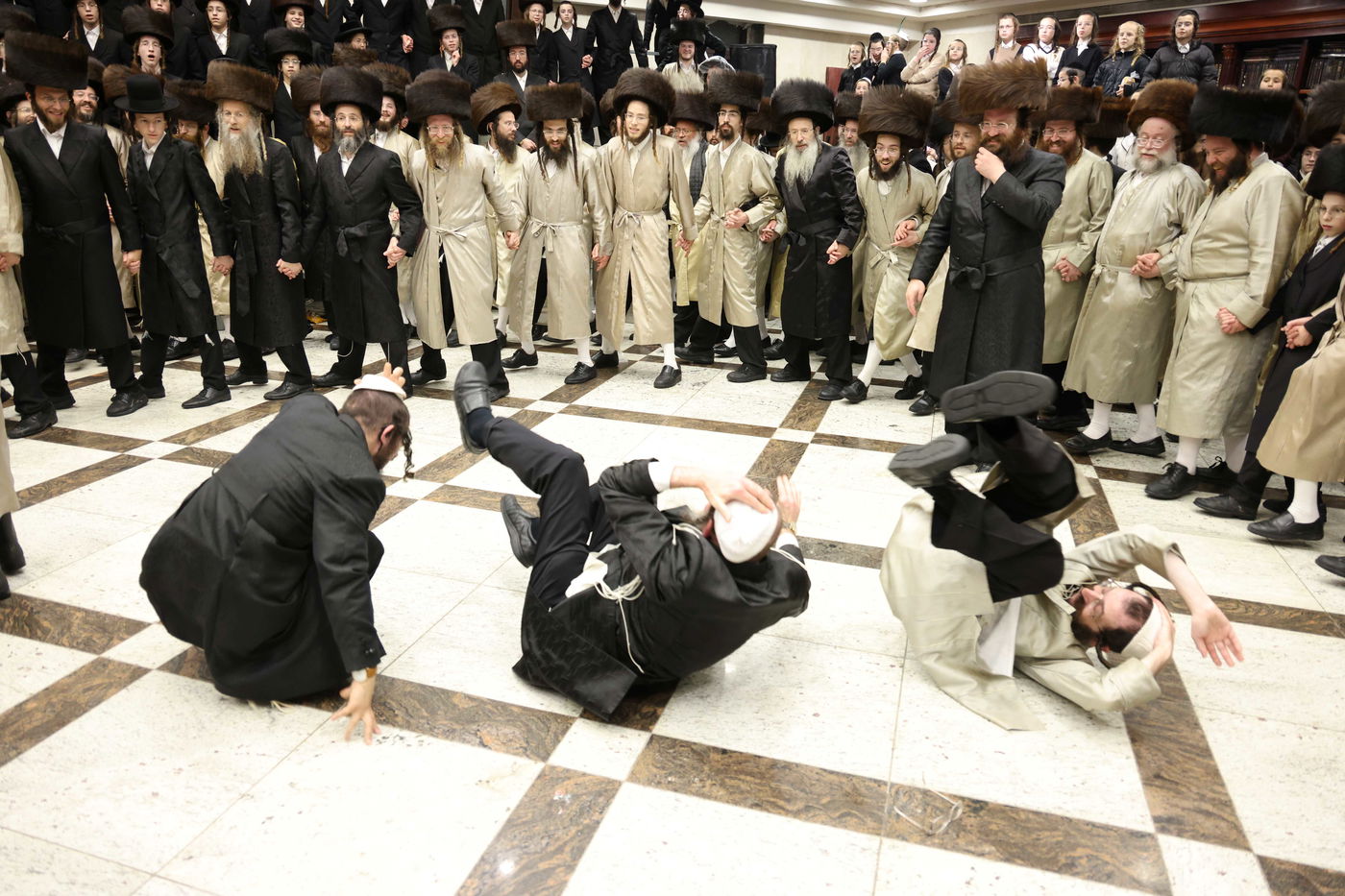 הכנסת ס"ת לביהמ"ד דקהל חסידי ירושלים בבית שמש