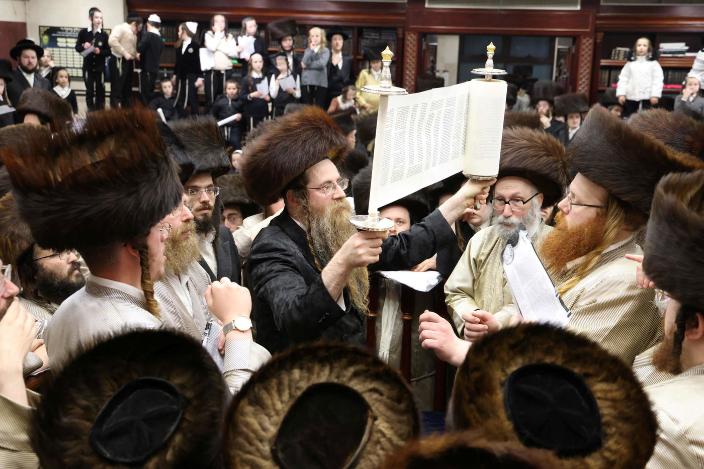 הכנסת ס"ת לביהמ"ד דקהל חסידי ירושלים בבית שמש