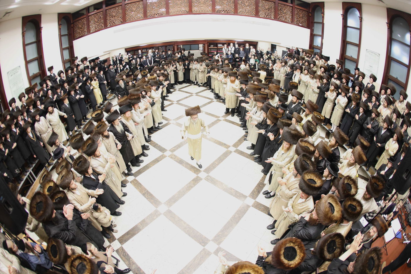 הכנסת ס"ת לביהמ"ד דקהל חסידי ירושלים בבית שמש