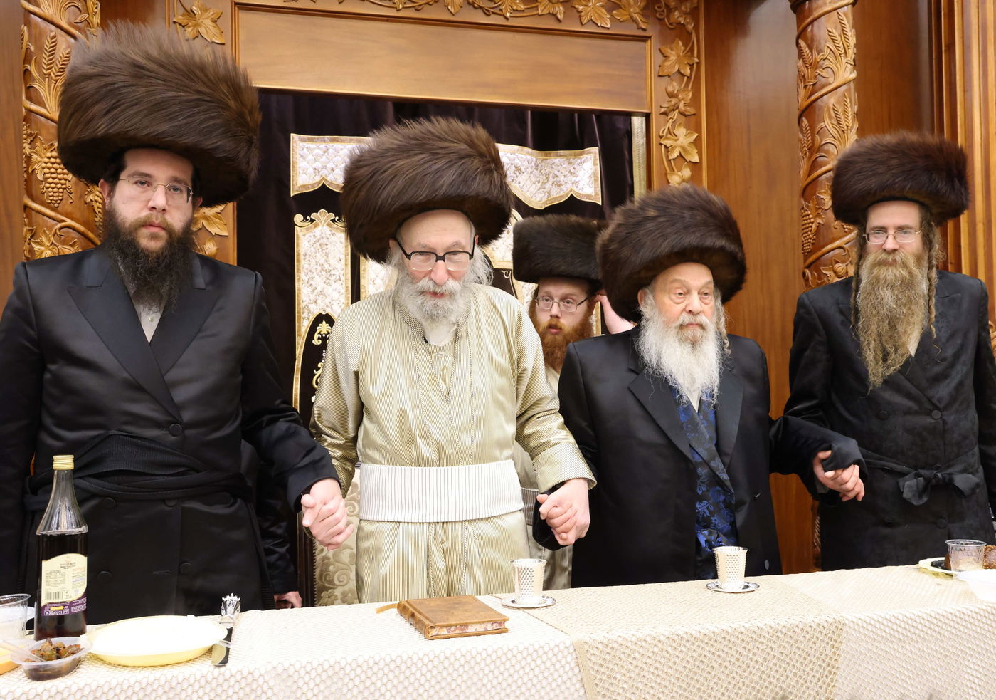 הכנסת ס"ת לביהמ"ד דקהל חסידי ירושלים בבית שמש