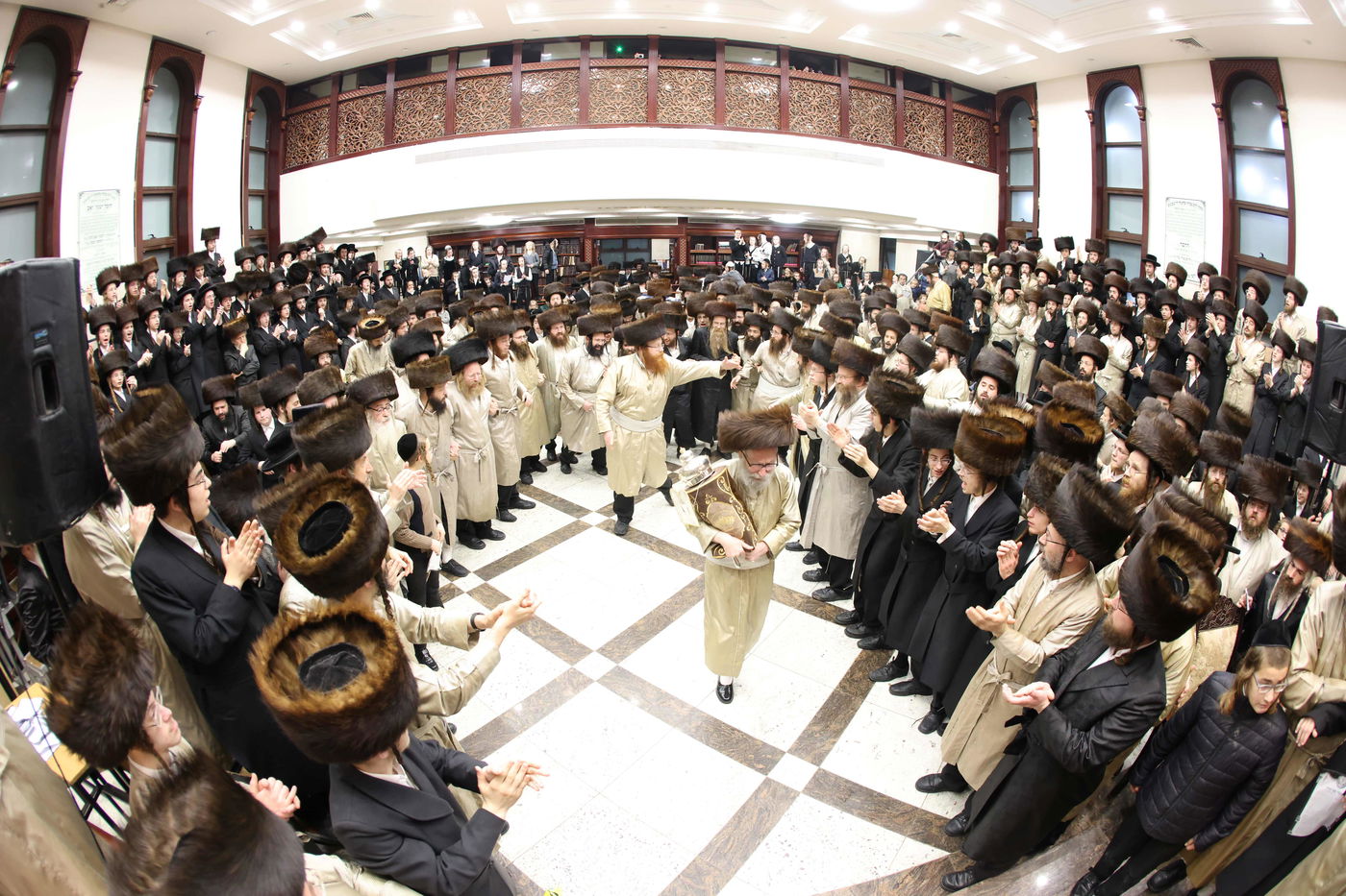 הכנסת ס"ת לביהמ"ד דקהל חסידי ירושלים בבית שמש