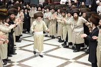 הכנסת ס"ת לביהמ"ד דקהל חסידי ירושלים בבית שמש