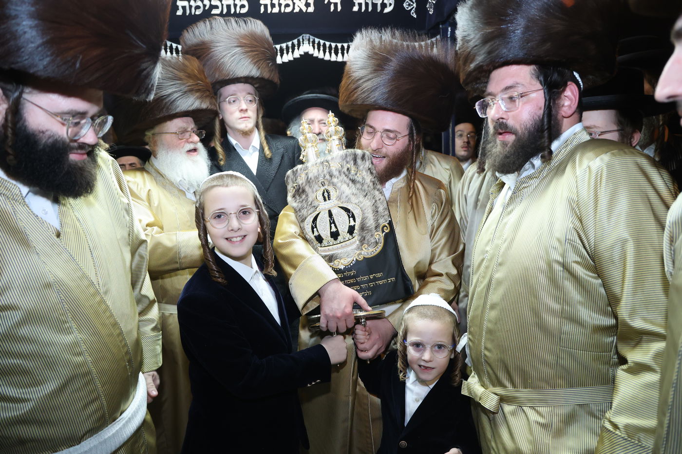 הכנסת ספר תורה בתולדות אברהם יצחק