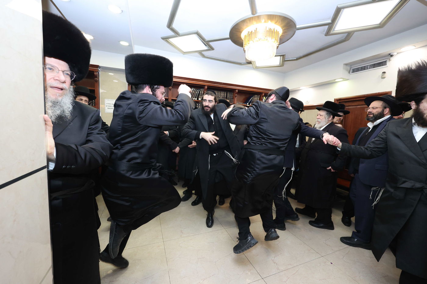 הכנסת ס"ת בסאווראן