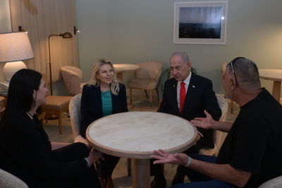 תיעוד ראשון מפלורידה: נתניהו ושרה עם הוריו של החטוף האחרון | צפו