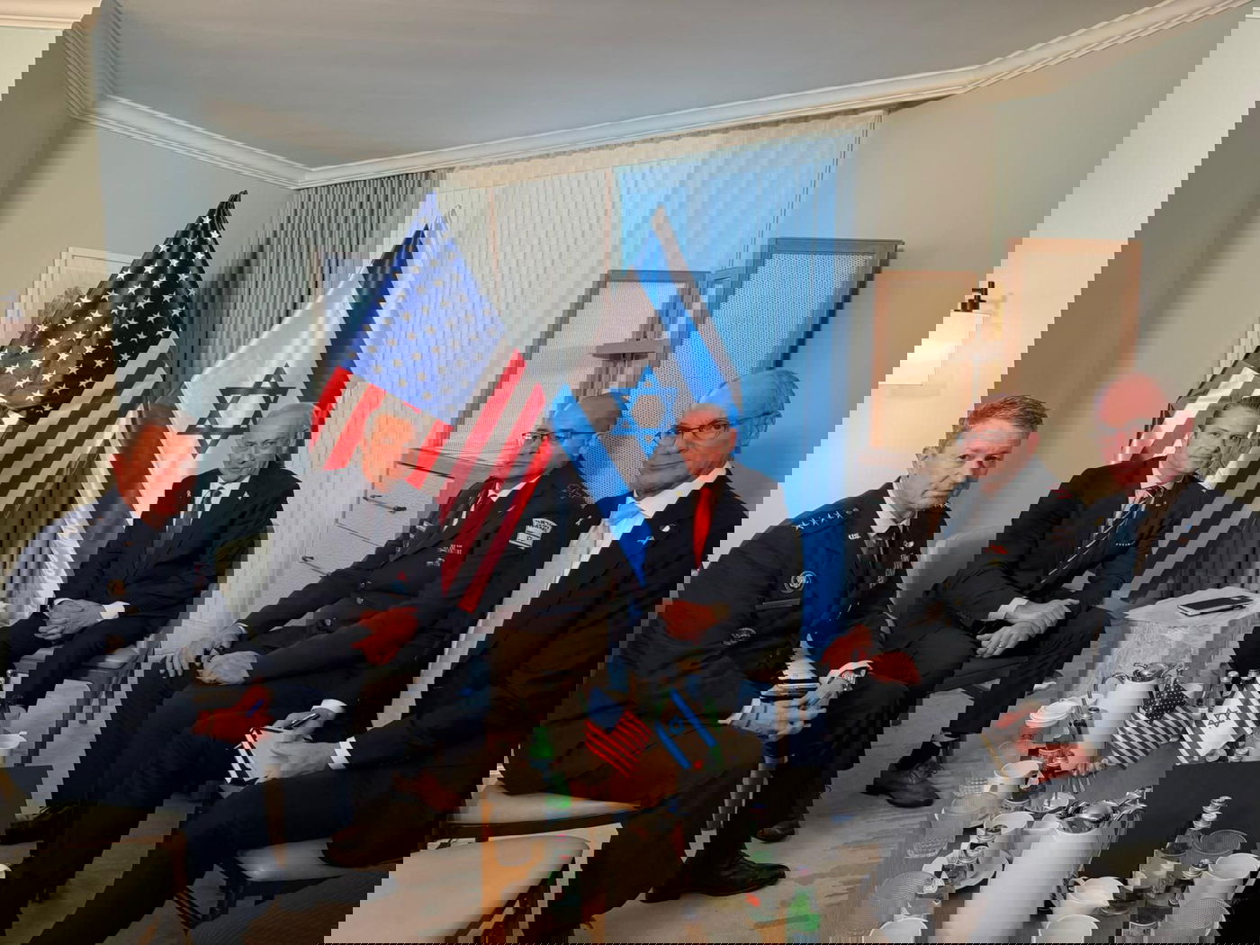 נתניהו והבכירים האמריקאים בפגישה