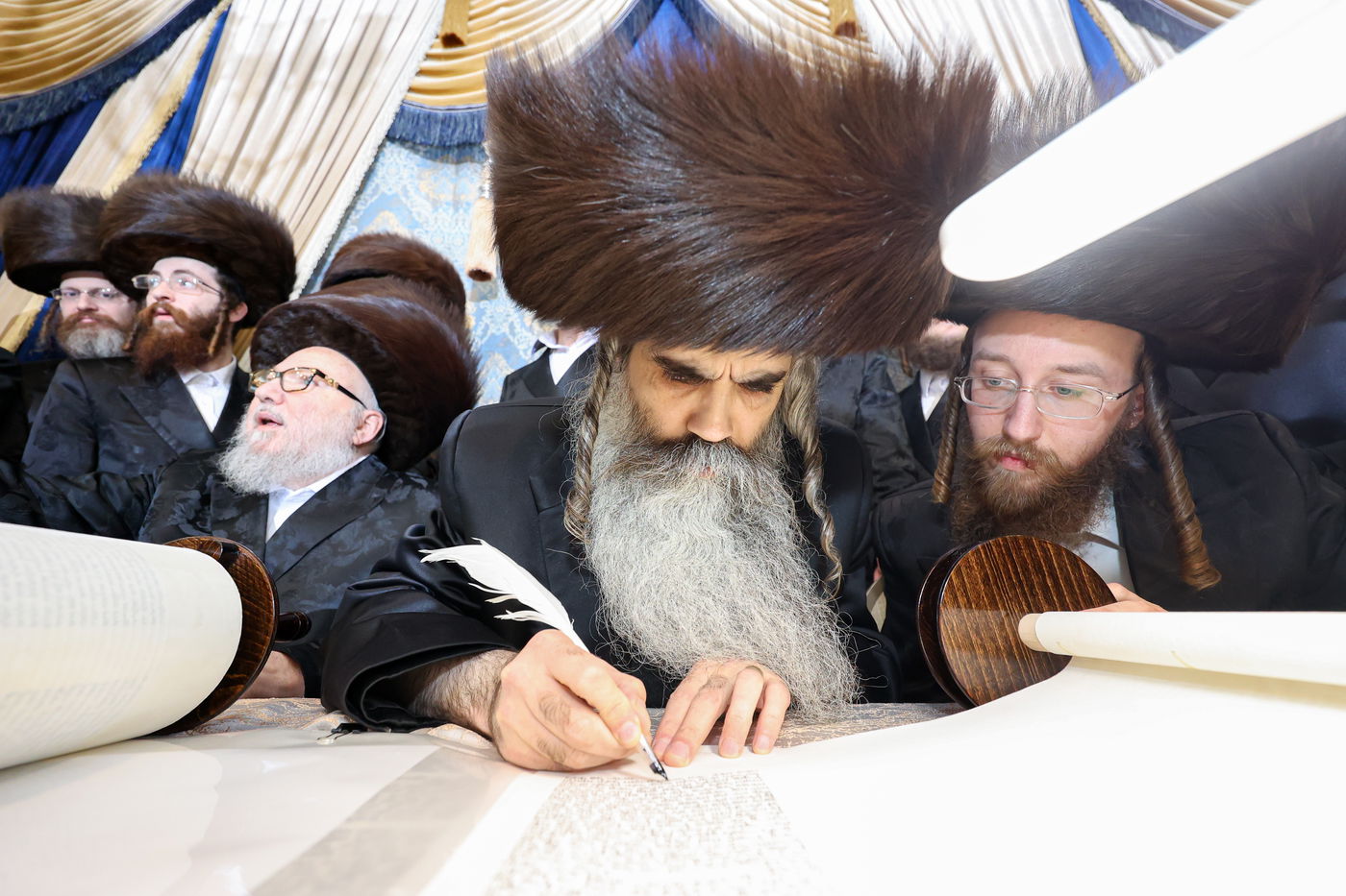 הגה"צ רבי בעריל רוקח בכתיבת אותיות