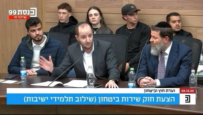 "בערב מתקשר אליי המ"פ נחמן, ואומר לי, תקשיב, אתה חייב לדבר עם התלמיד שלך"