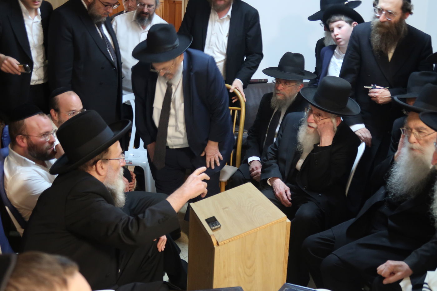 ניחום אבלים אצל הגאון רבי יהושע ארנברג