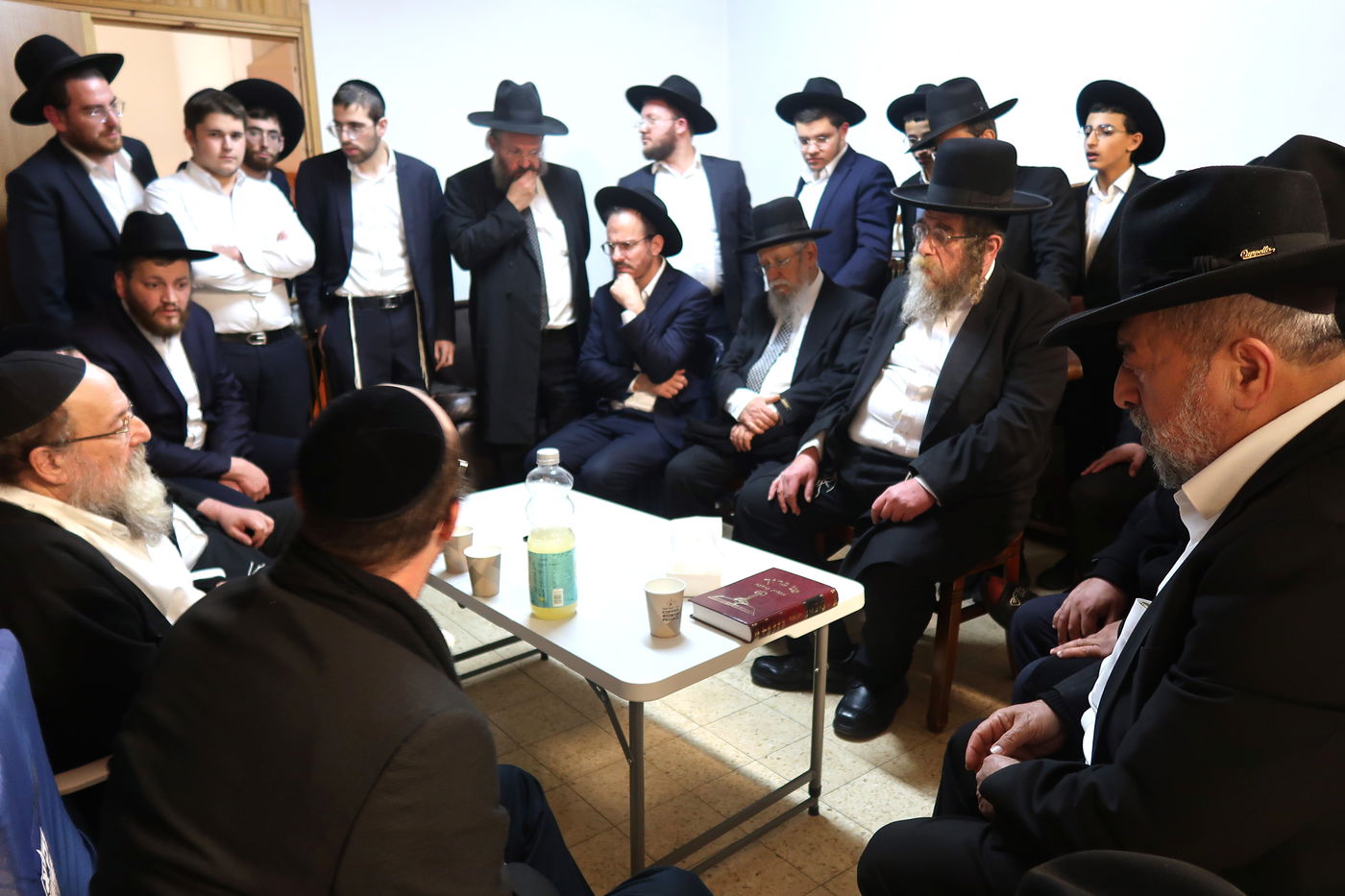 ניחום אבלים אצל הגאון רבי יהושע ארנברג