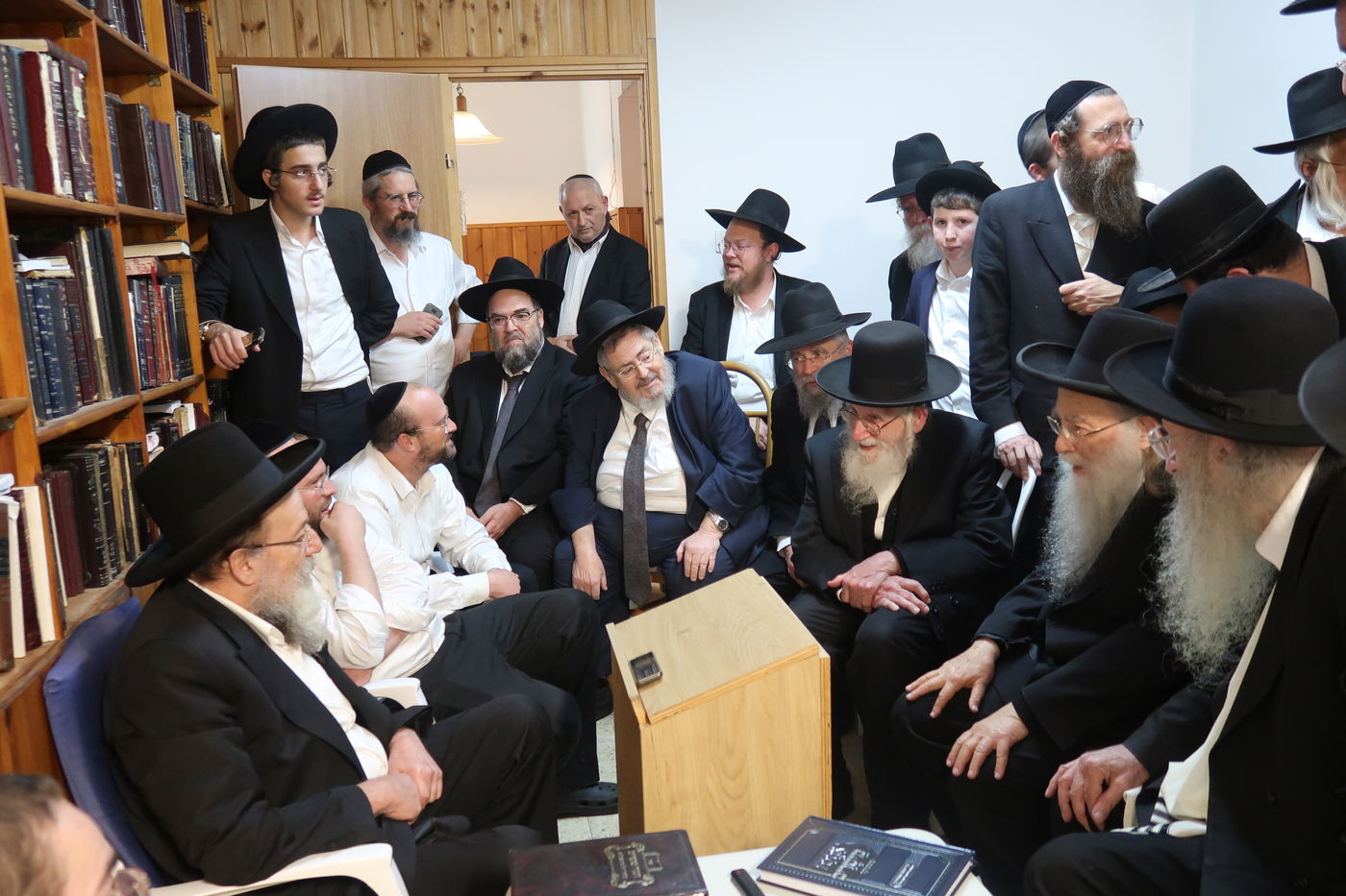 ניחום אבלים אצל הגאון רבי יהושע ארנברג