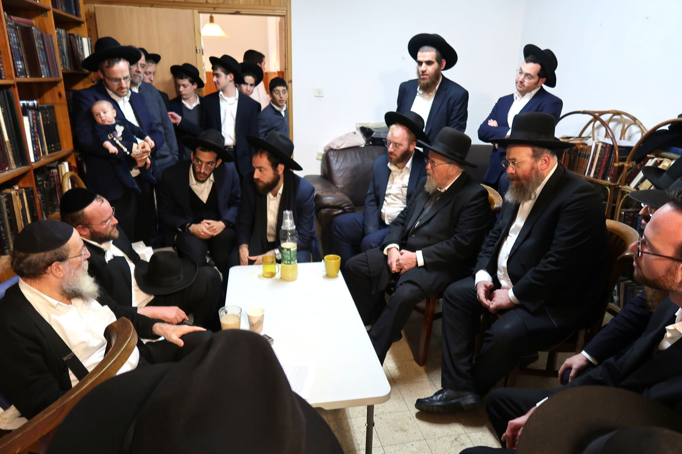 ניחום אבלים אצל הגאון רבי יהושע ארנברג