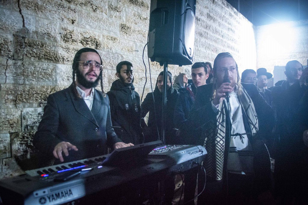 ליל עשרה בטבת בקבר יוסף שבשכם