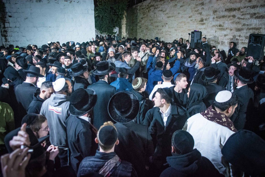 ליל עשרה בטבת בקבר יוסף שבשכם