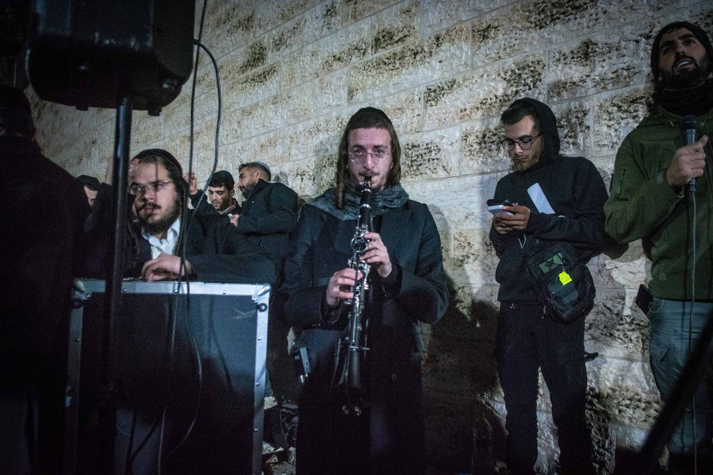 ליל עשרה בטבת בקבר יוסף שבשכם