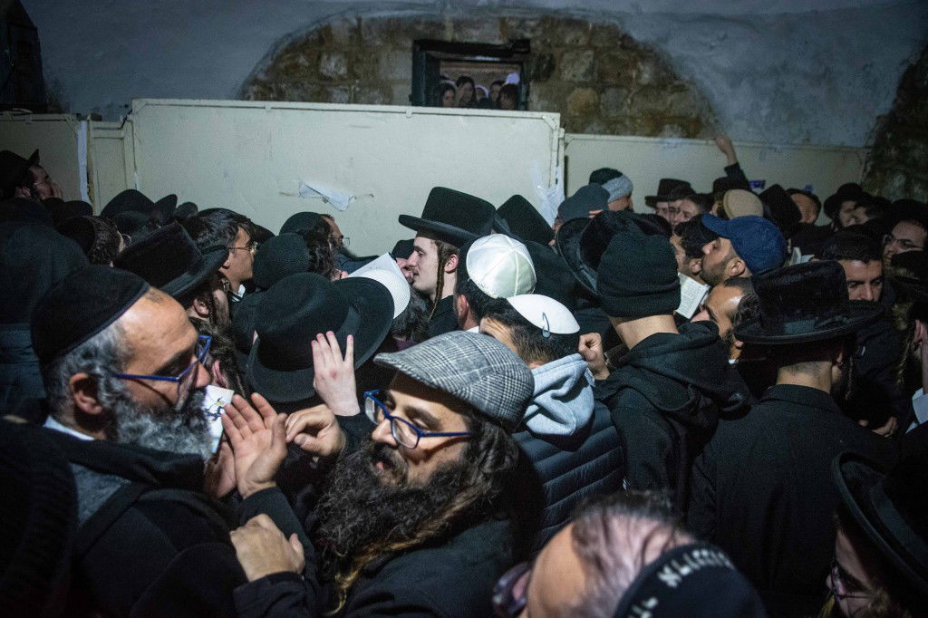 ליל עשרה בטבת בקבר יוסף שבשכם