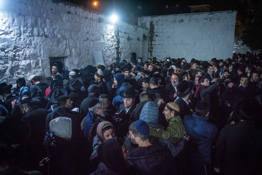 ליל עשרה בטבת בקבר יוסף שבשכם