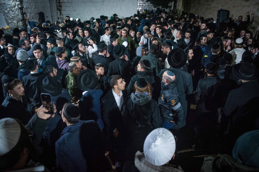 ליל עשרה בטבת בקבר יוסף שבשכם