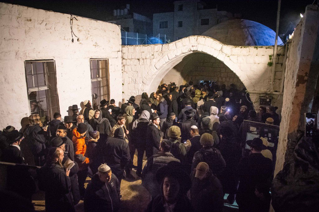 ליל עשרה בטבת בקבר יוסף שבשכם