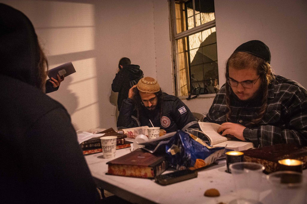 ליל עשרה בטבת בקבר יוסף שבשכם