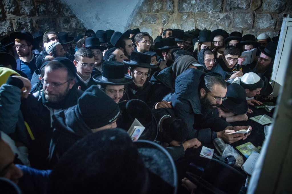 ליל עשרה בטבת בקבר יוסף שבשכם