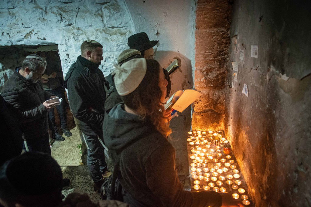 ליל עשרה בטבת בקבר יוסף שבשכם
