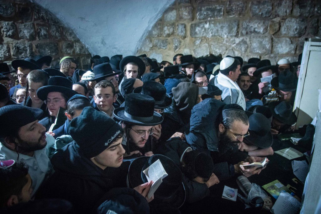 ליל עשרה בטבת בקבר יוסף שבשכם